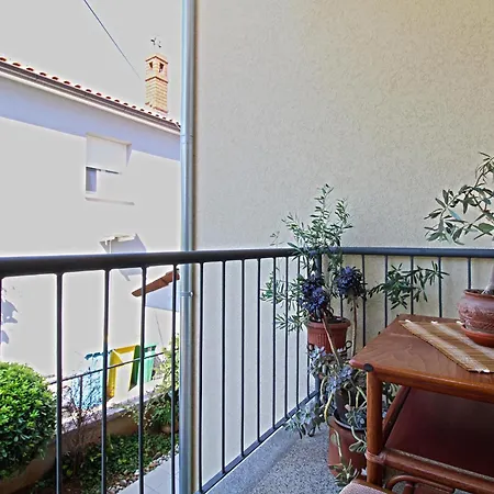 Apartment Ljiljana 2348