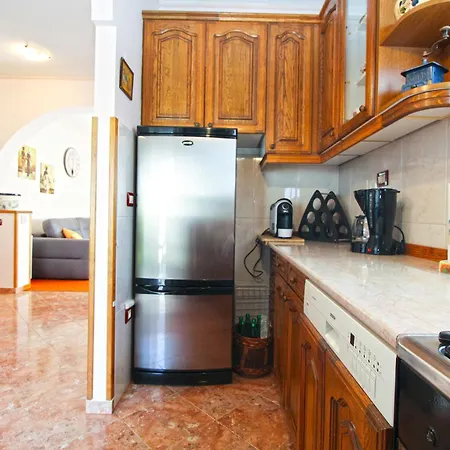 Apartman Ljiljana 2348 Pula