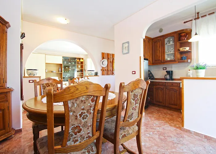 Ljiljana 2348 Apartmán Pula