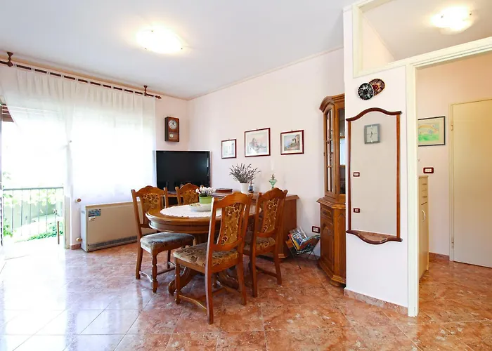 Ljiljana 2348 * Pula